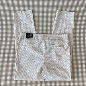 Dalia Classic Fit pants. Size 10. NWT